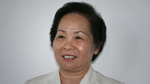 นาง Nguyễn Thị Doan รองประธานประเทศเวียดนามพบปะกับตัวแทนเกษตรกรที่ดีเด่นในการผลิต